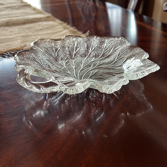 Vintage Other - Leaf Salad Bowl